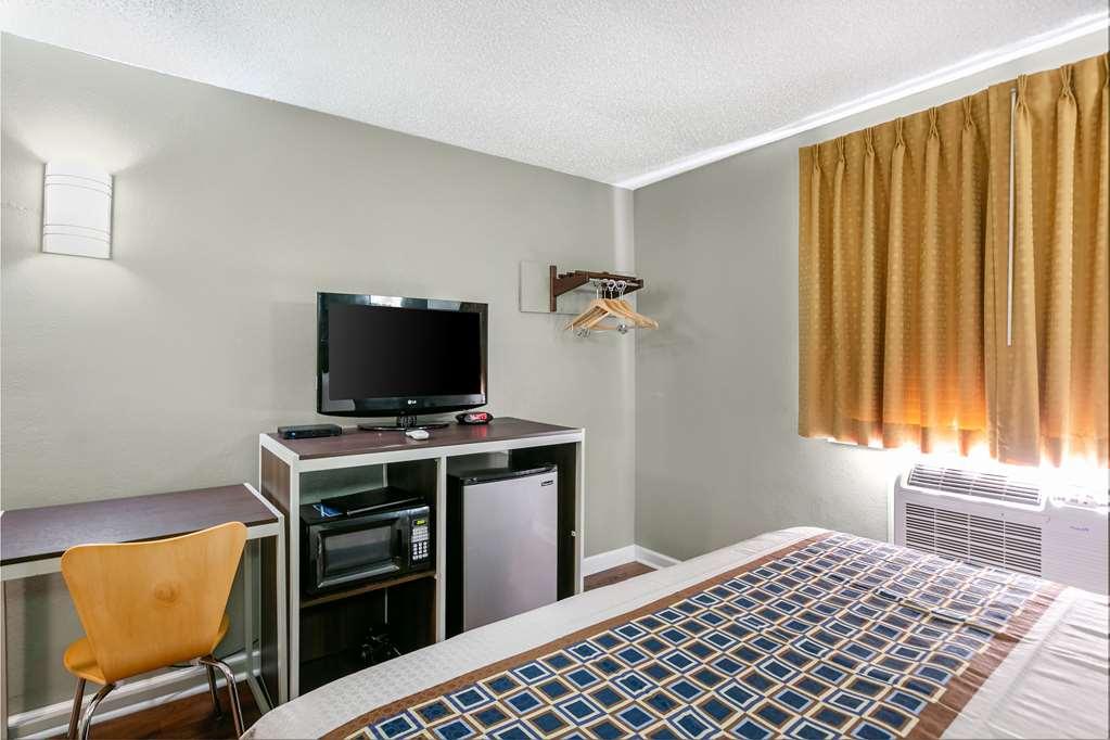 Knights Inn Bristol Levittown Ruang foto