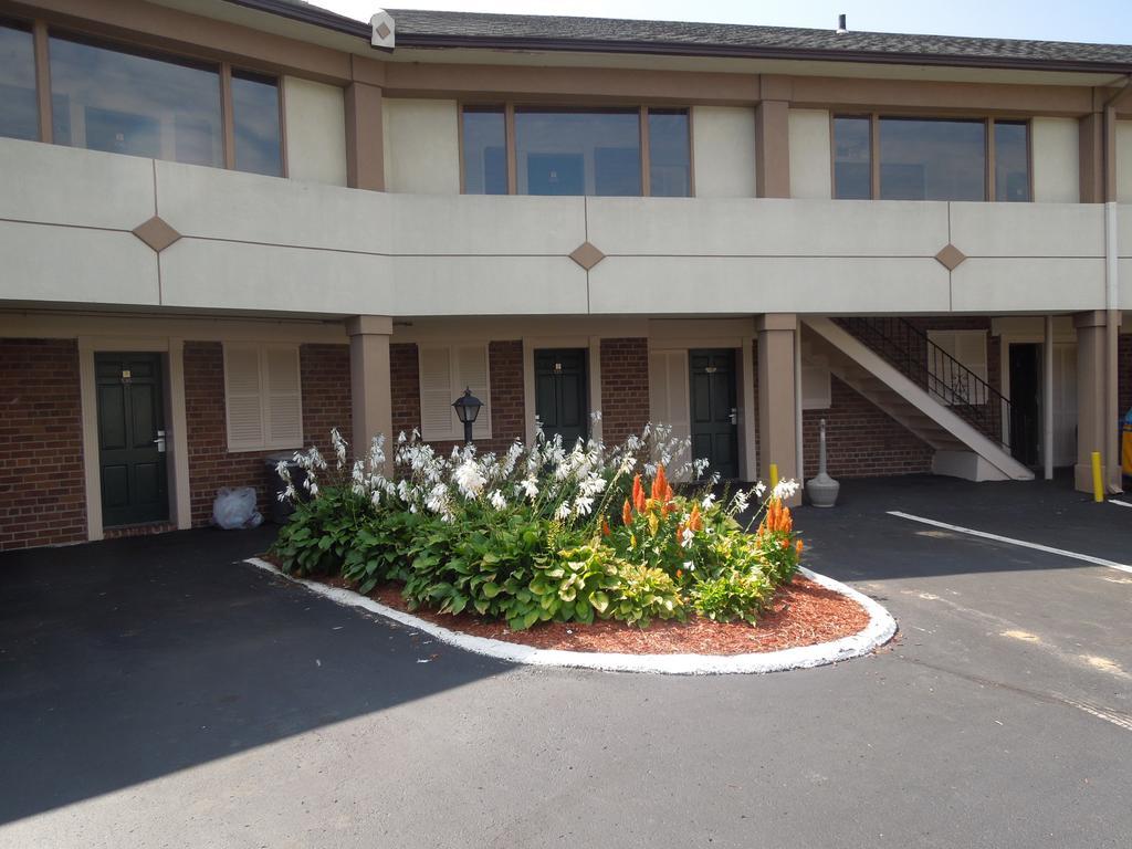 Knights Inn Bristol Levittown Bagian luar foto