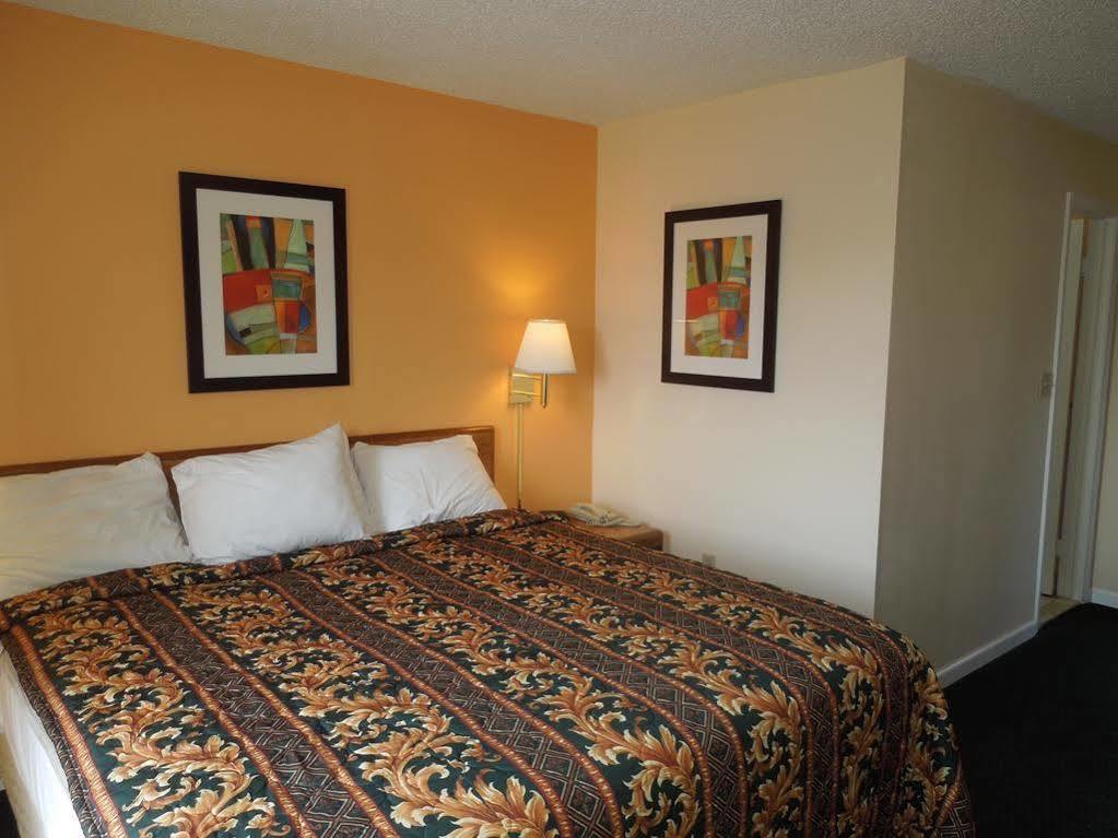 Knights Inn Bristol Levittown Bagian luar foto