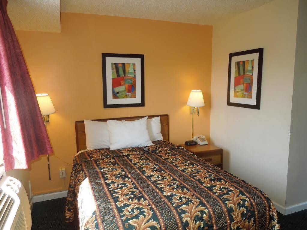 Knights Inn Bristol Levittown Bagian luar foto