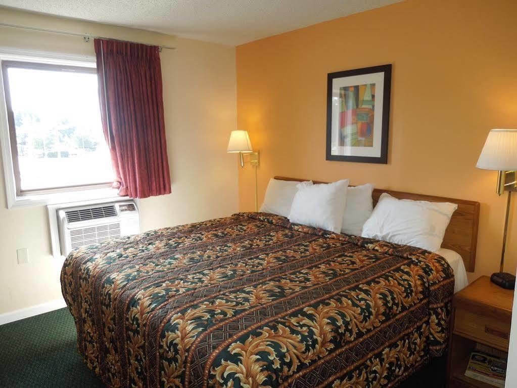 Knights Inn Bristol Levittown Bagian luar foto